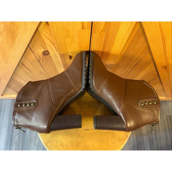 Seven7 Seville Boots Brown Short Boot Button Detail Almond Toe Size 11 - Picture 5 of 9